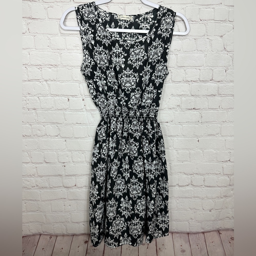 Liva Girl Black White‎ Sleeveless Lightweight Floral Print Dress, Sz M, GUC